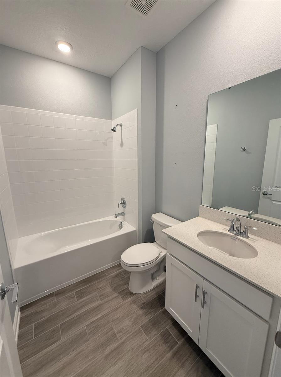 Image 13 of 33 For 7113 Dilly Lake Avenue