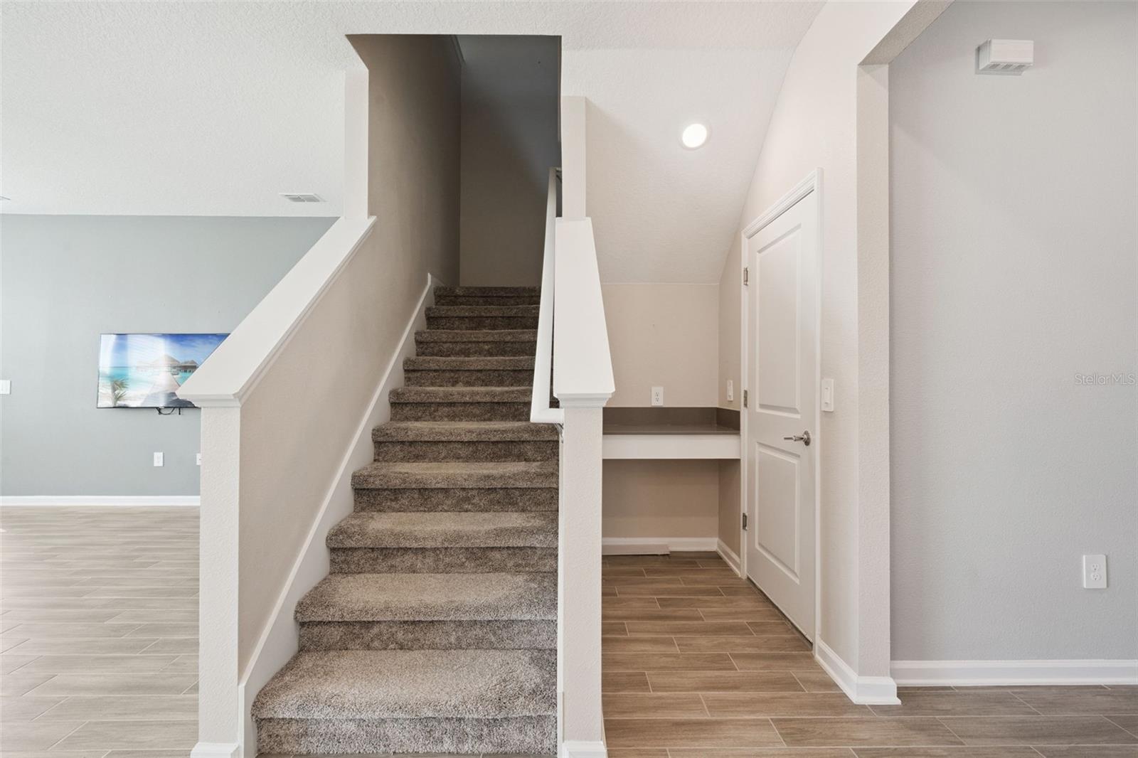 Image 43 of 44 For 7113 Dilly Lake Avenue