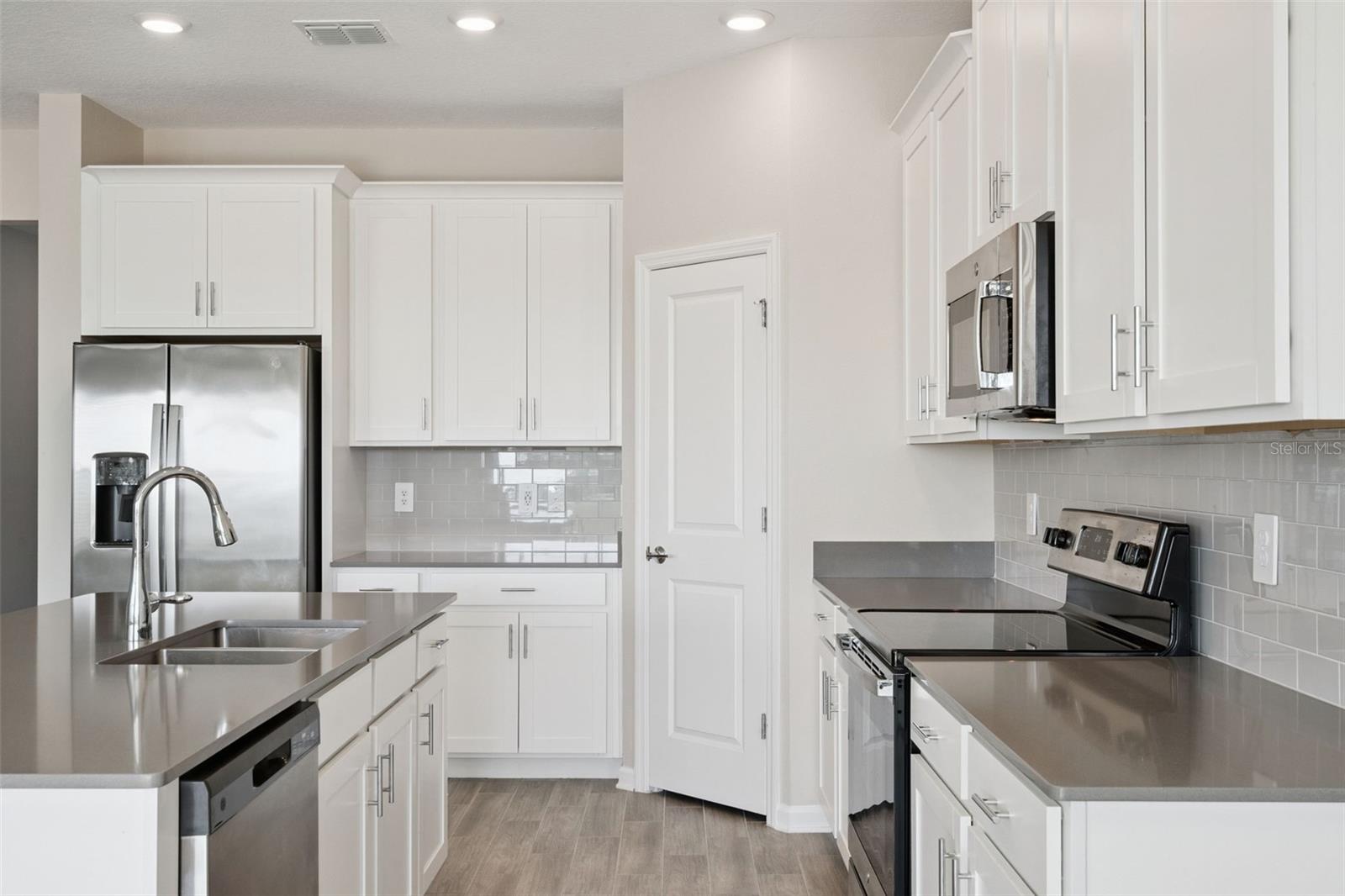 Image 44 of 44 For 7113 Dilly Lake Avenue