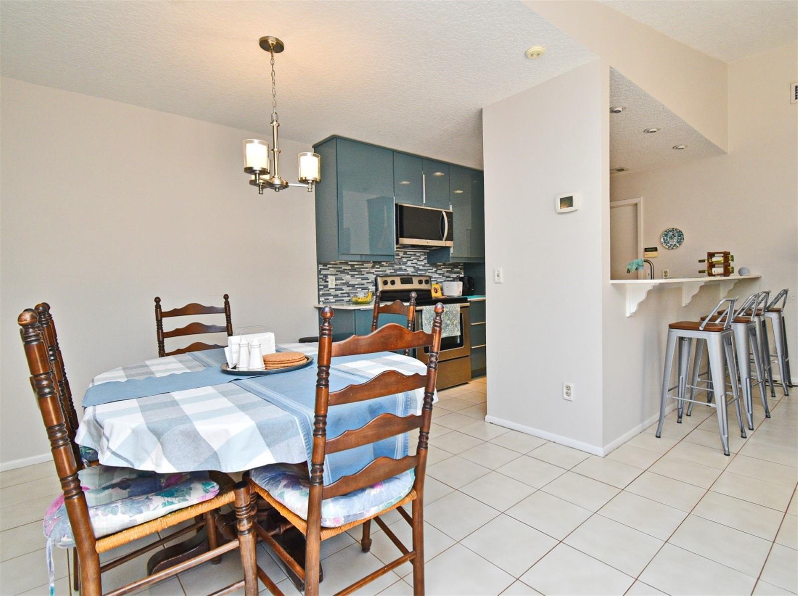 Image 11 of 37 For 357 Shadowbay Boulevard