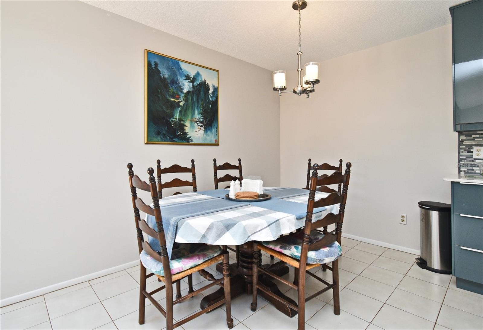 Image 13 of 37 For 357 Shadowbay Boulevard