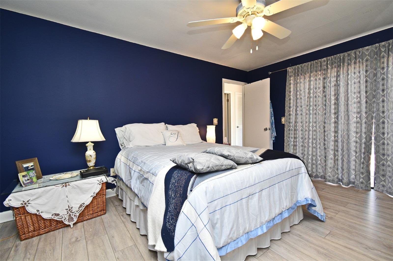 Image 22 of 37 For 357 Shadowbay Boulevard