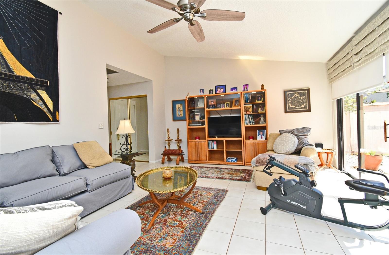 Image 7 of 37 For 357 Shadowbay Boulevard