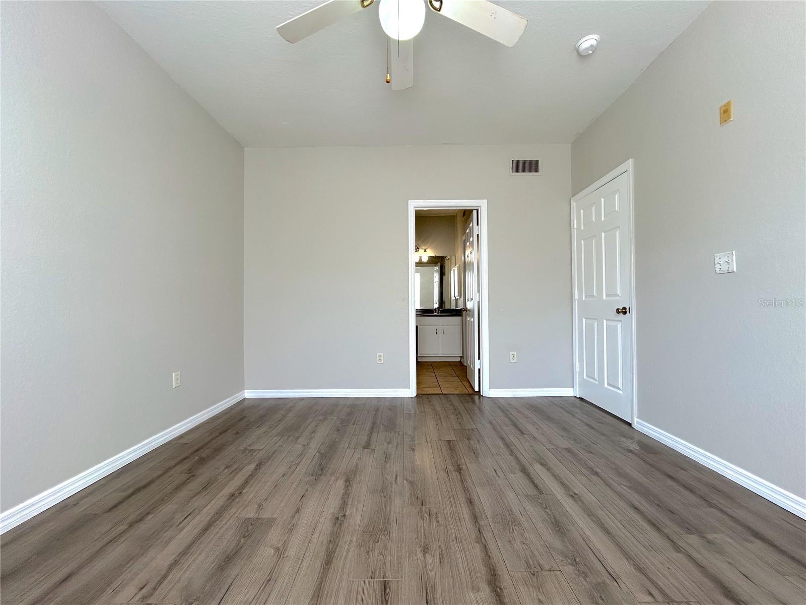 Image 16 of 31 For 3700 Castle Pines Lane 4024