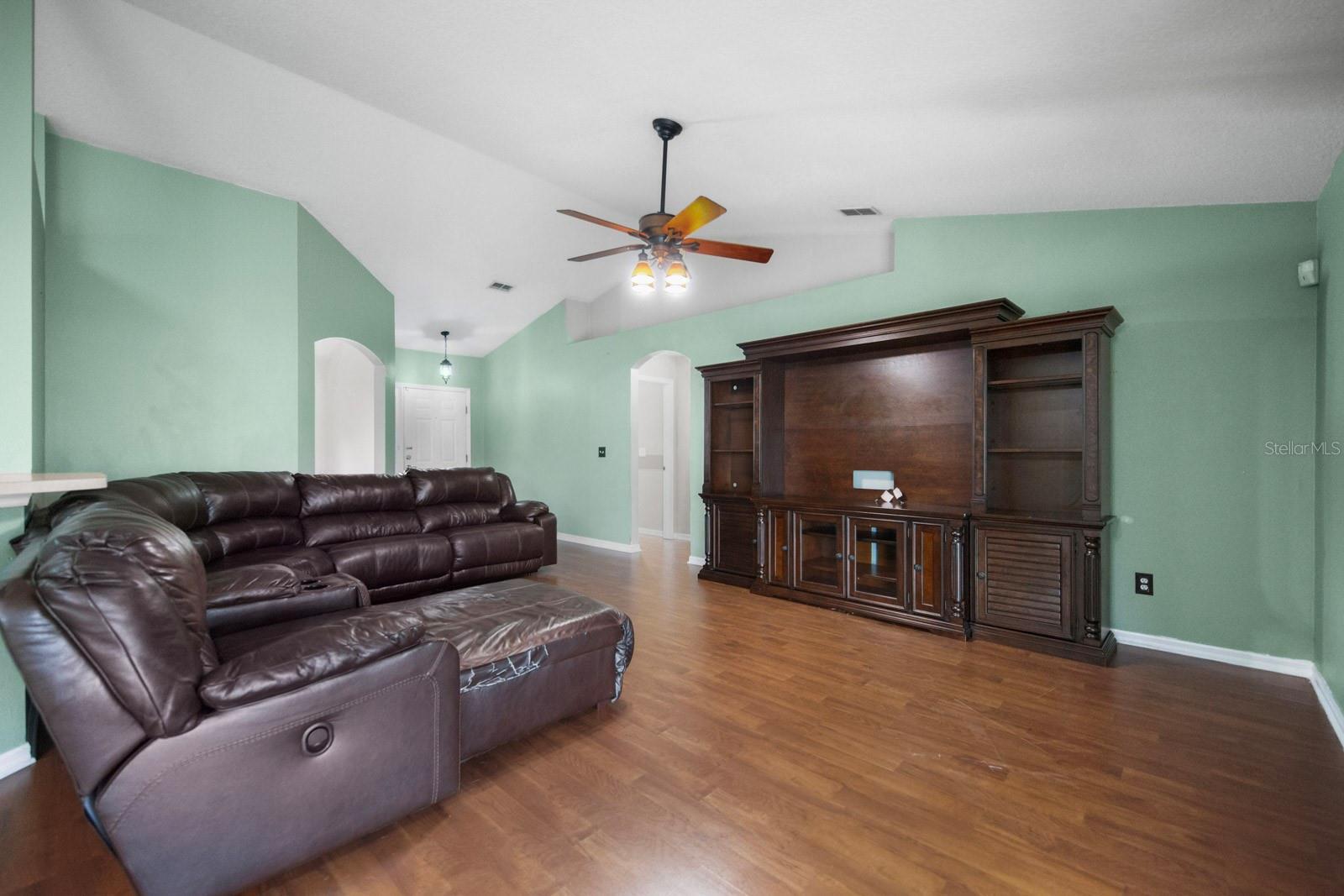 Image 8 of 58 For 226 Carlyle Street