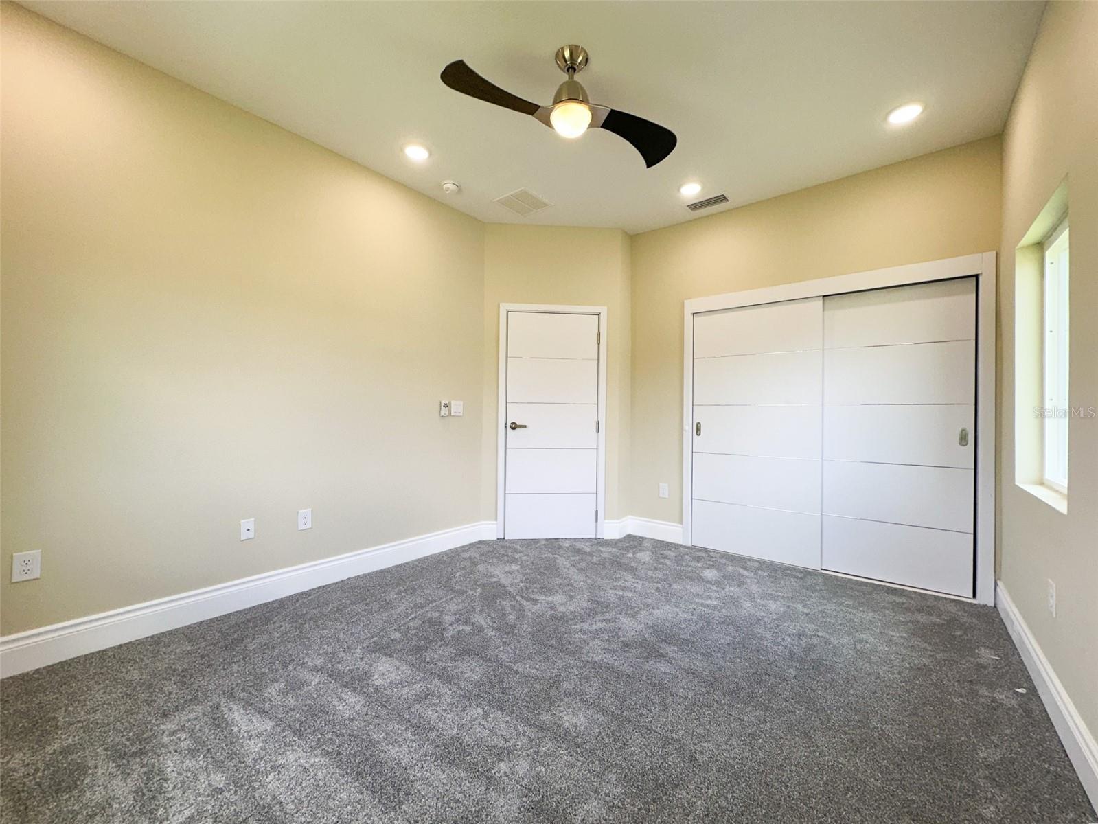 Image 27 of 43 For 1866 Brentwood Court