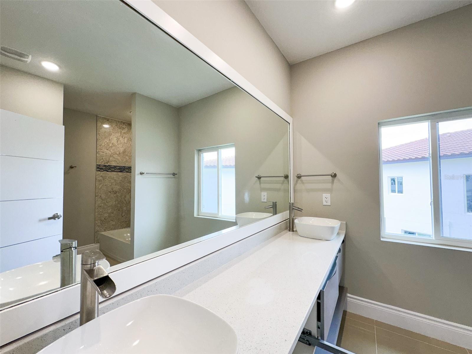 Image 34 of 43 For 1866 Brentwood Court