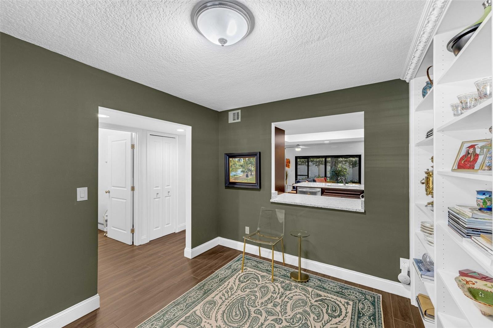 Image 13 of 54 For 130 Killarney Bay Court 5-3