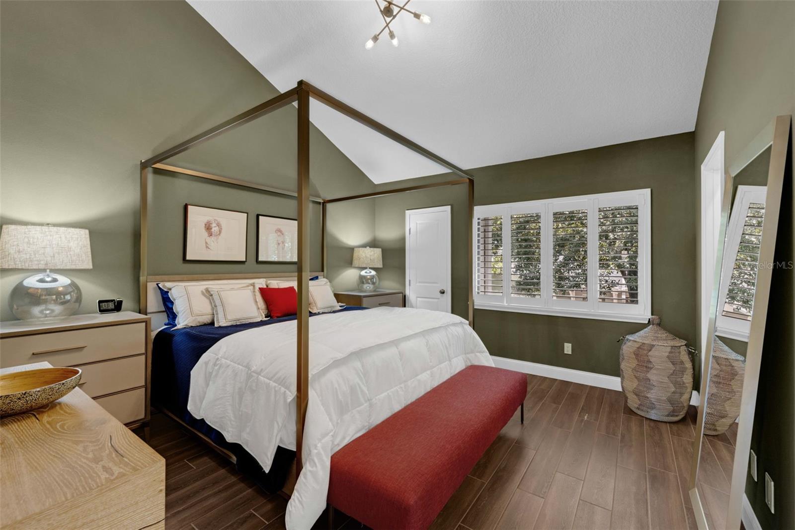 Image 16 of 54 For 130 Killarney Bay Court 5-3