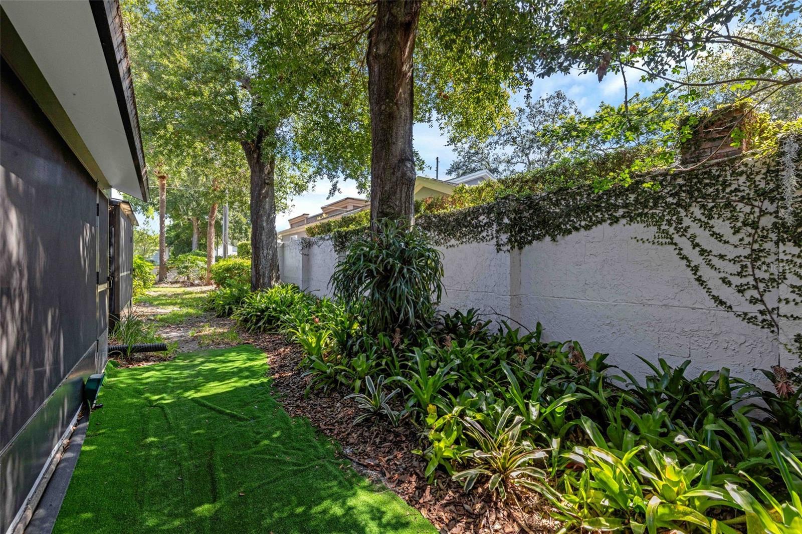 Image 33 of 54 For 130 Killarney Bay Court 5-3