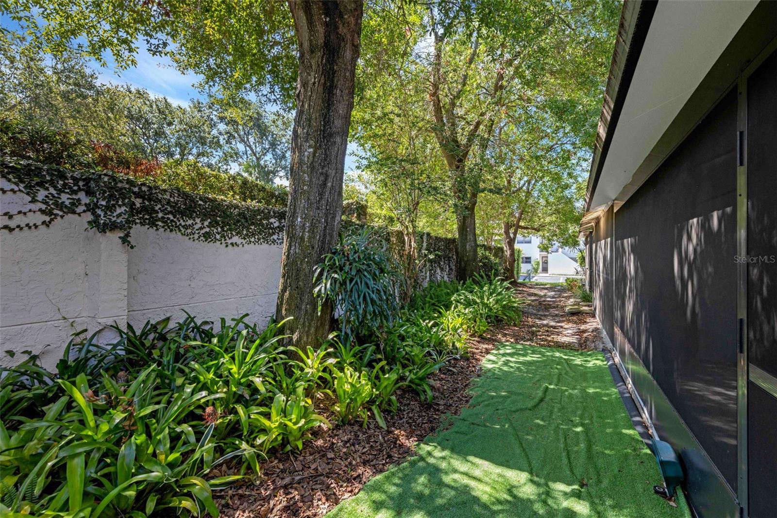 Image 34 of 54 For 130 Killarney Bay Court 5-3
