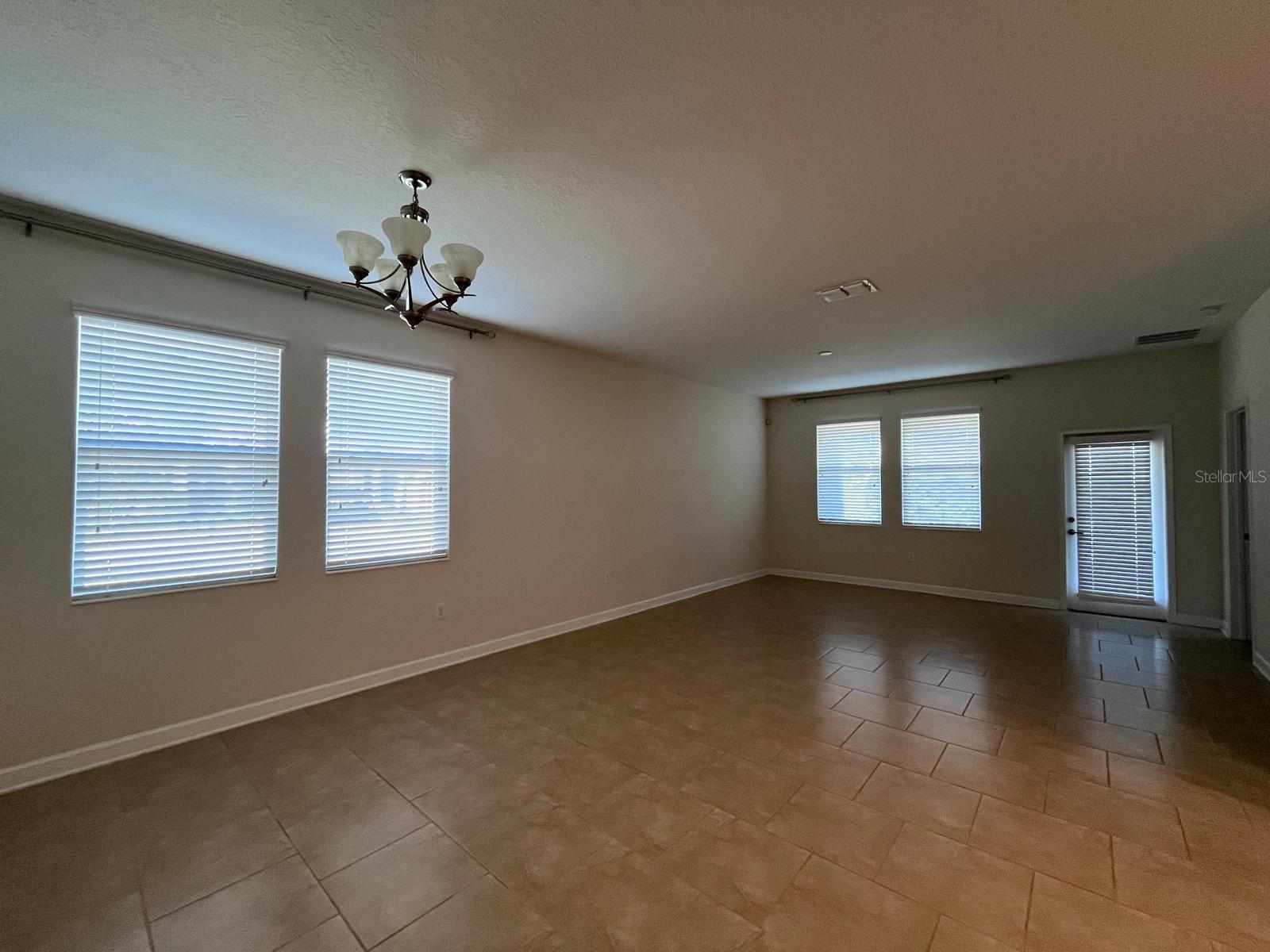 Image 13 of 35 For 1401 Clubman Drive