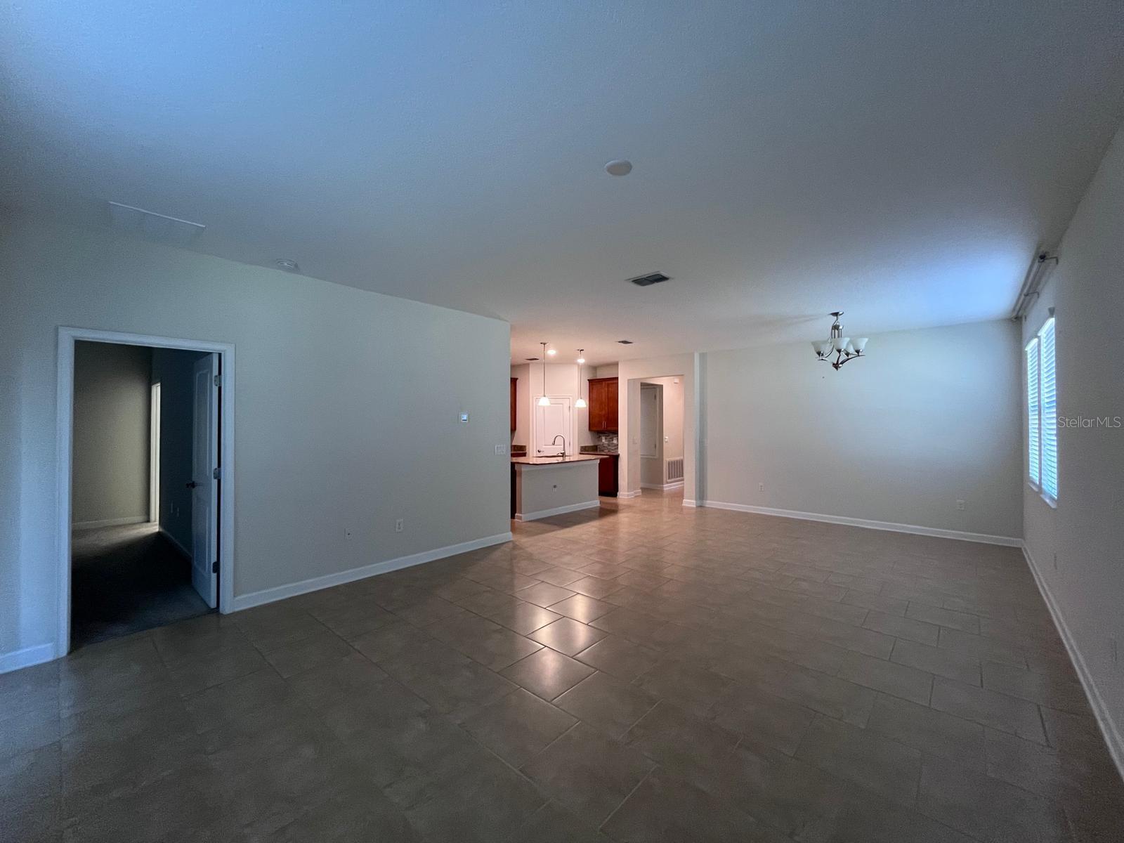 Image 17 of 35 For 1401 Clubman Drive