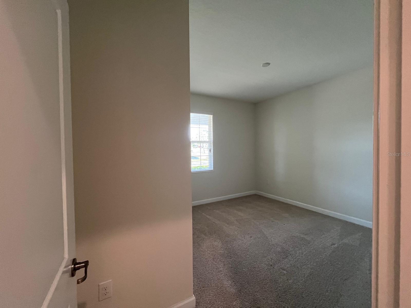 Image 18 of 35 For 1401 Clubman Drive