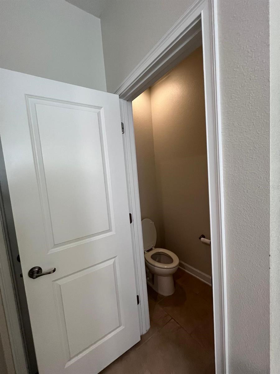 Image 22 of 35 For 1401 Clubman Drive