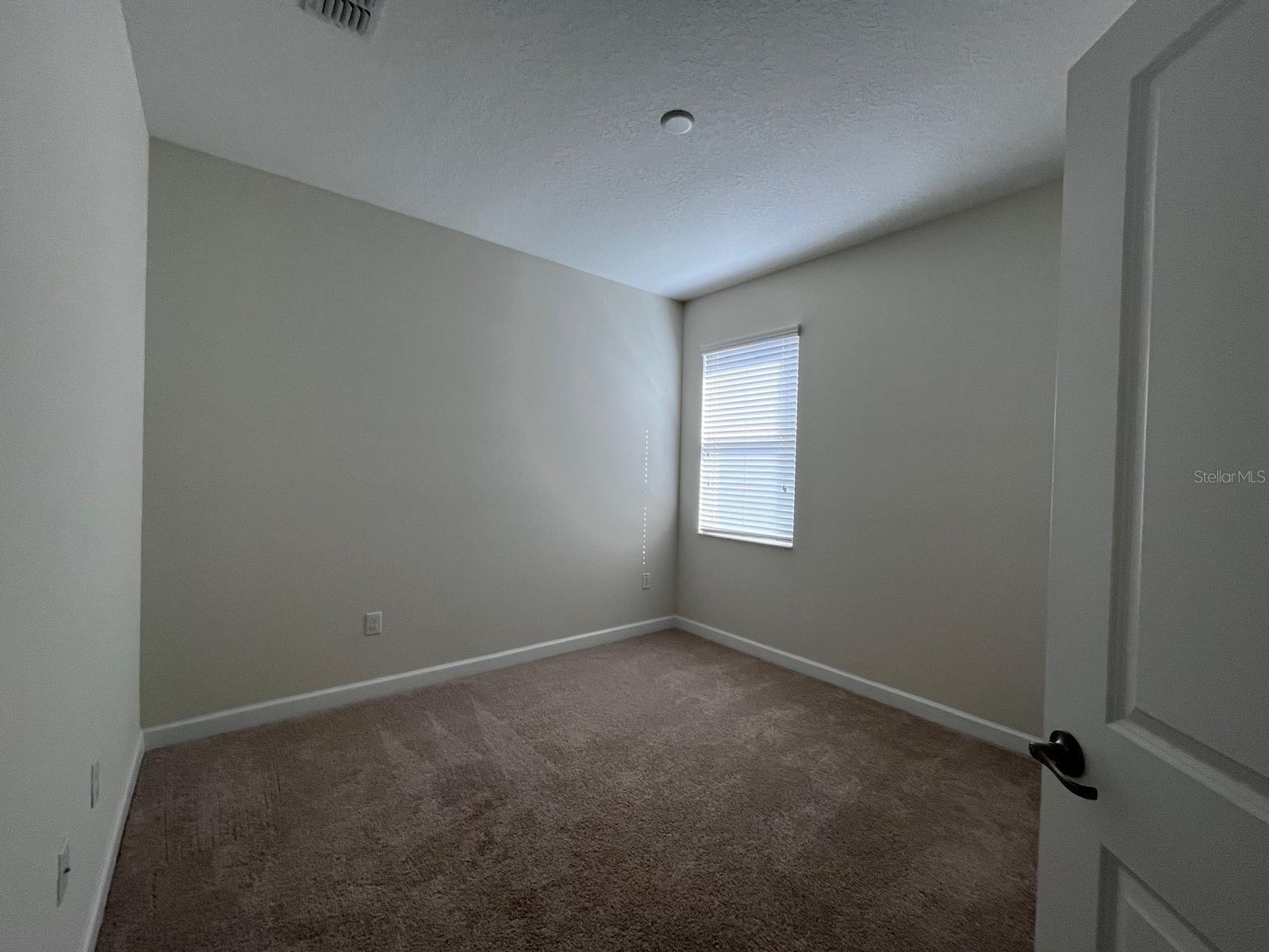 Image 26 of 35 For 1401 Clubman Drive