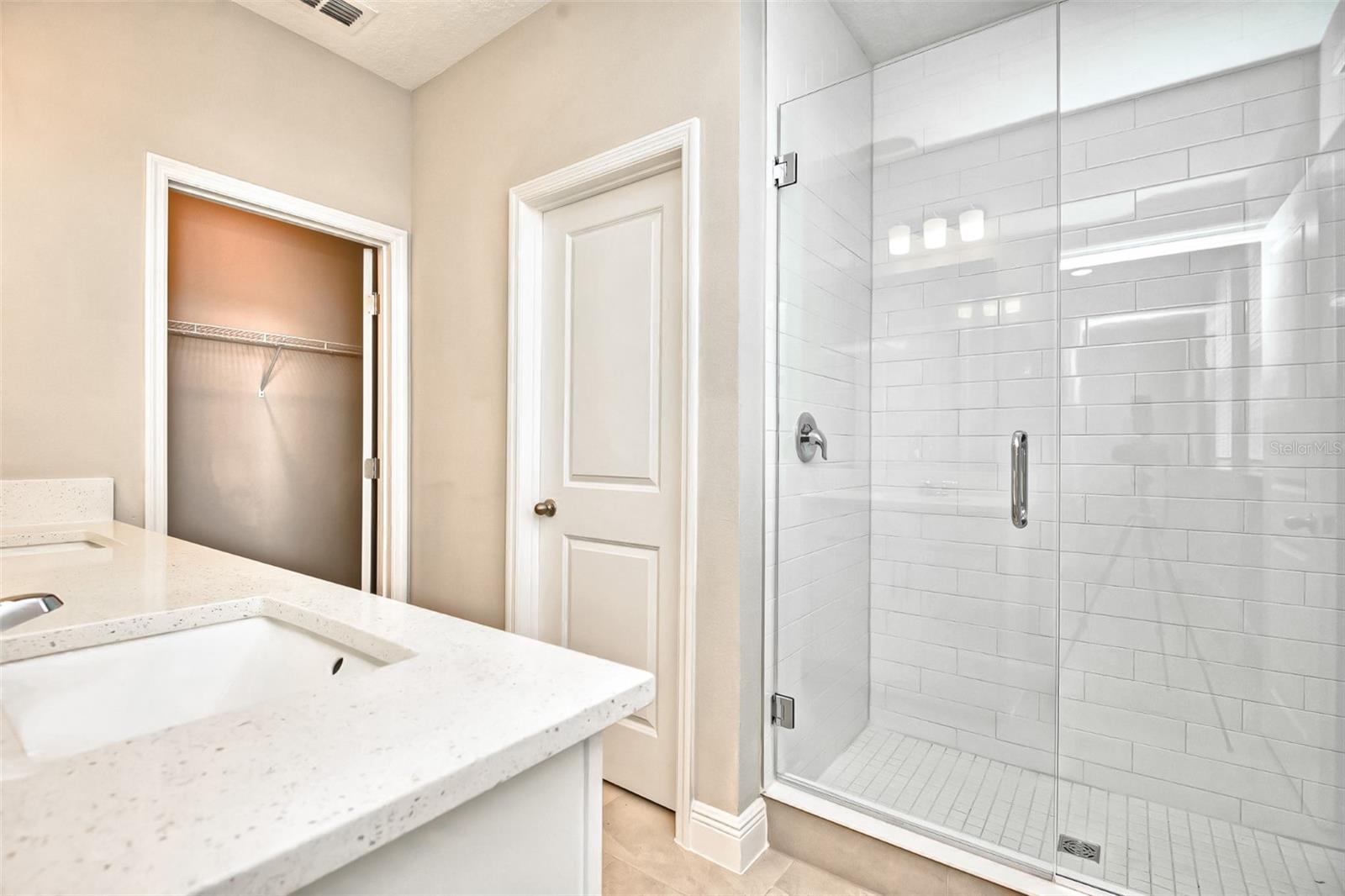 Image 17 of 34 For 2941 Voyager Avenue