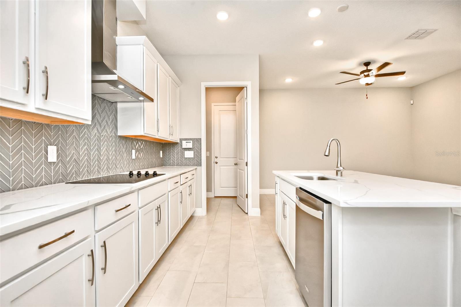 Image 7 of 34 For 2941 Voyager Avenue
