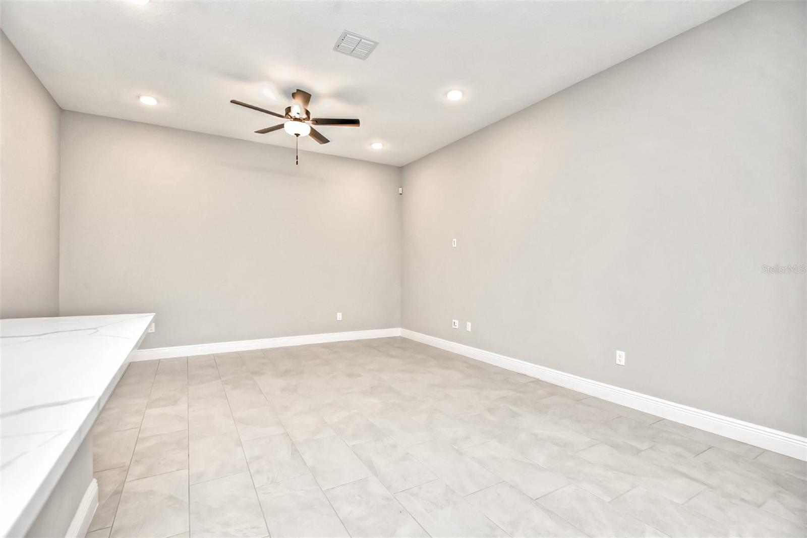 Image 8 of 34 For 2941 Voyager Avenue