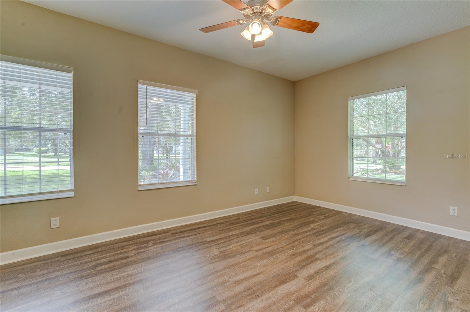 Image 17 of 37 For 7643 Lake Angelina Drive