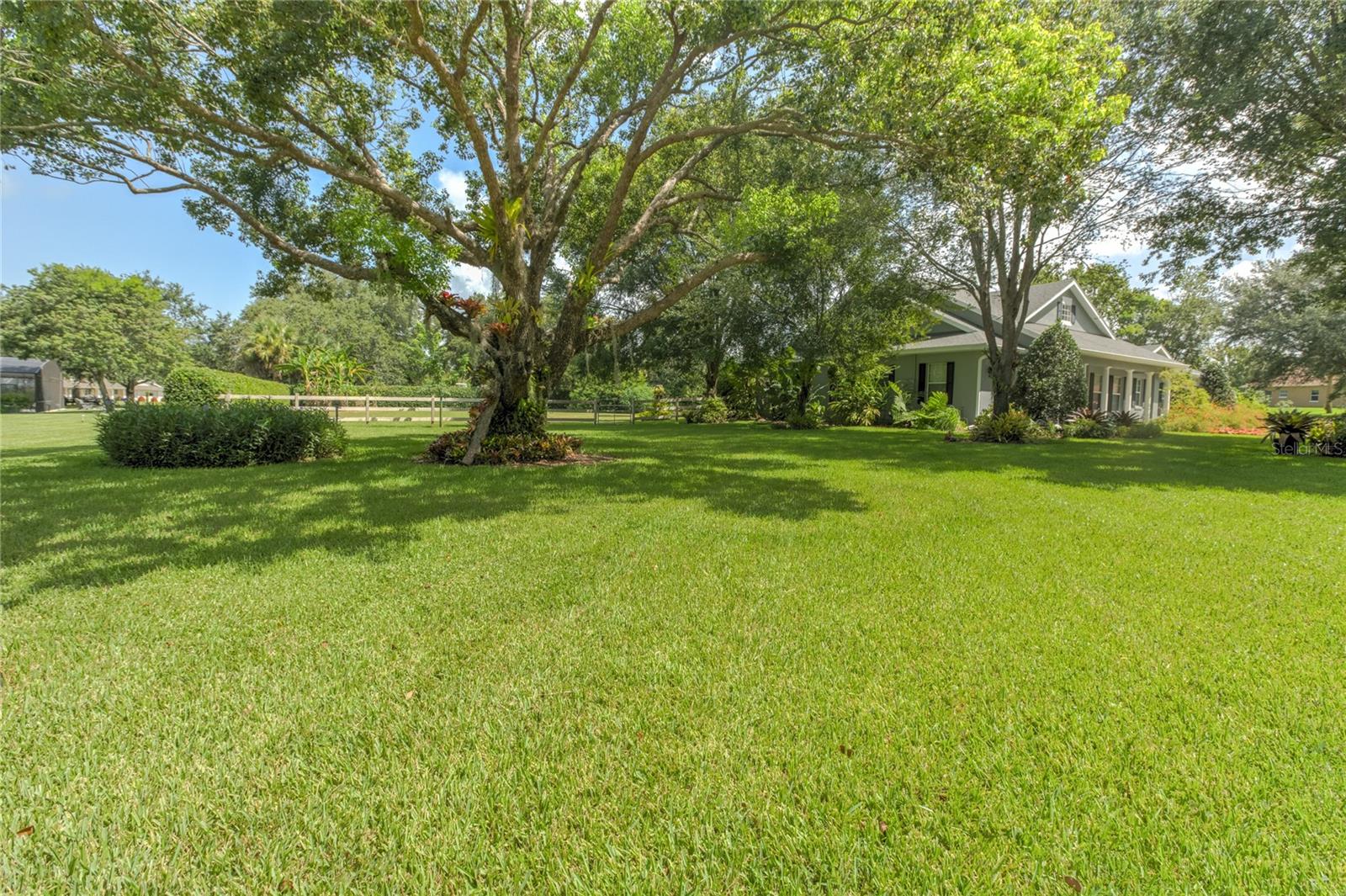 Image 6 of 37 For 7643 Lake Angelina Drive