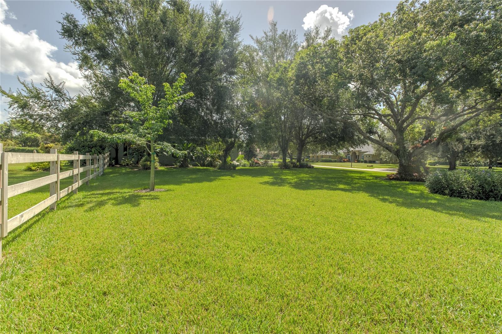 Image 7 of 37 For 7643 Lake Angelina Drive