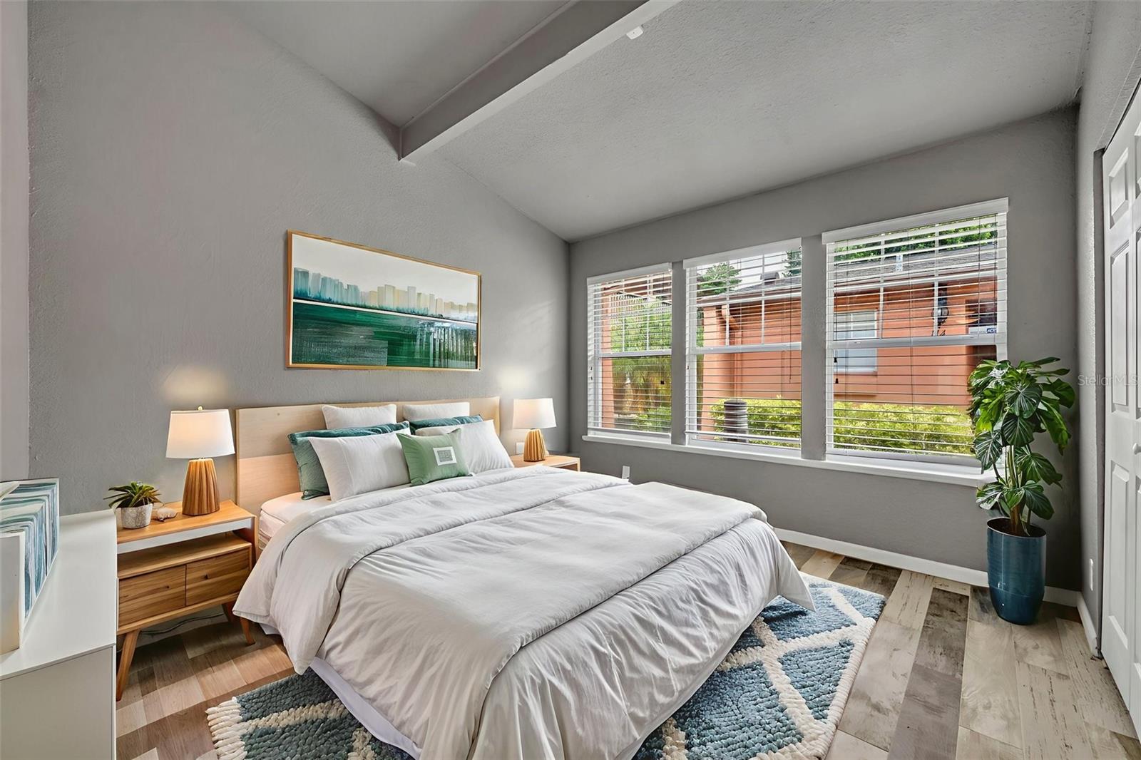 Image 15 of 29 For 734 Michigan Street 113