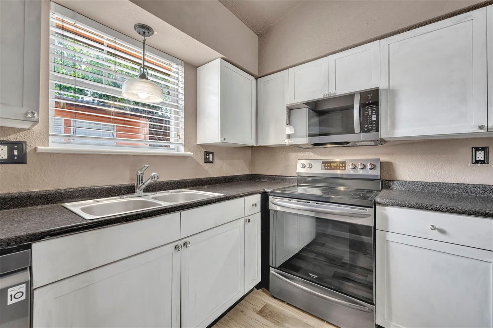 Image 7 of 29 For 734 Michigan Street 113