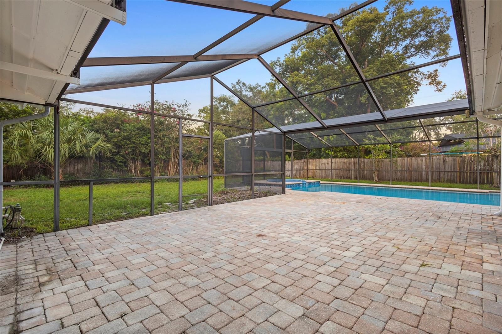 Image 30 of 36 For 545 Woodview Drive