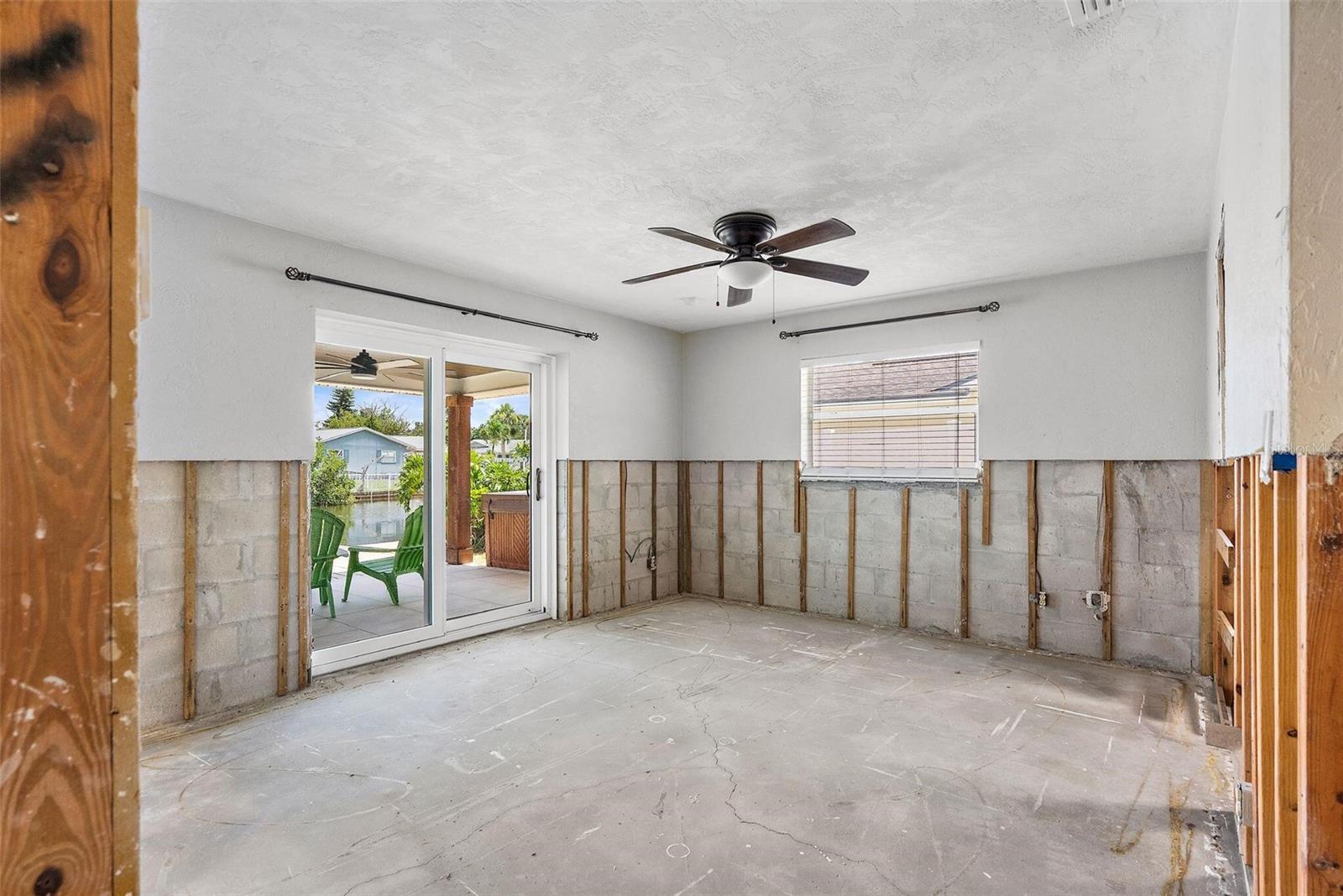 Image 12 of 21 For 1357 52nd Avenue Ne