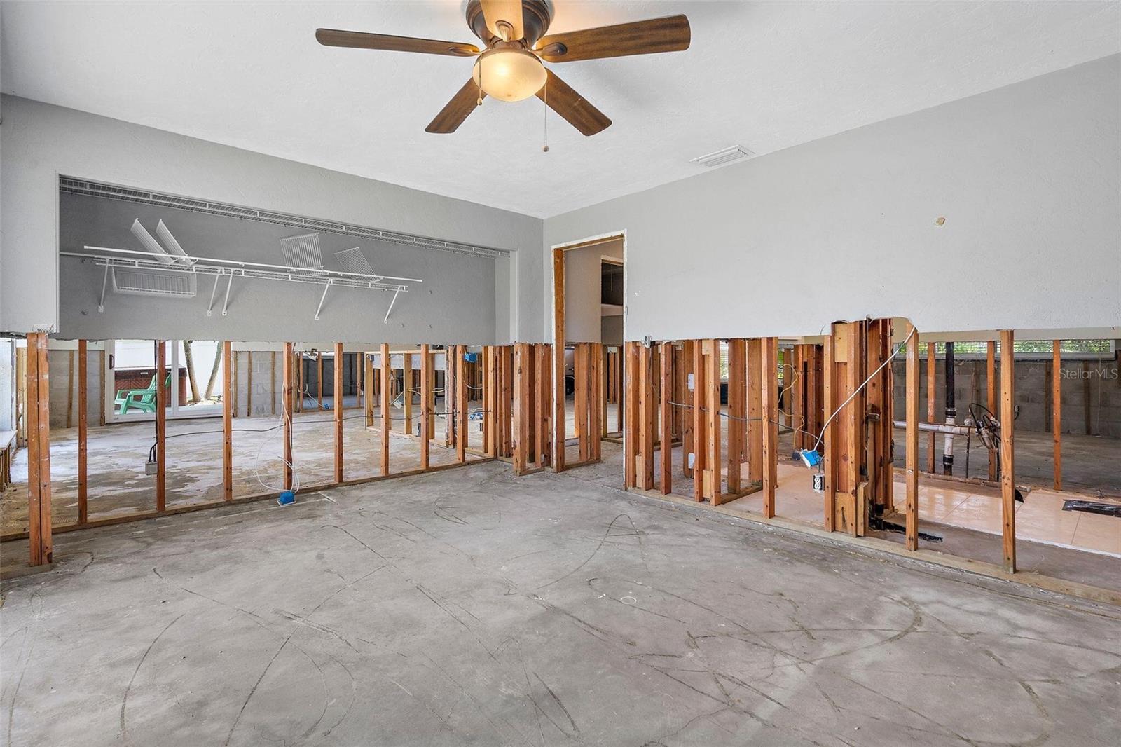 Image 14 of 21 For 1357 52nd Avenue Ne