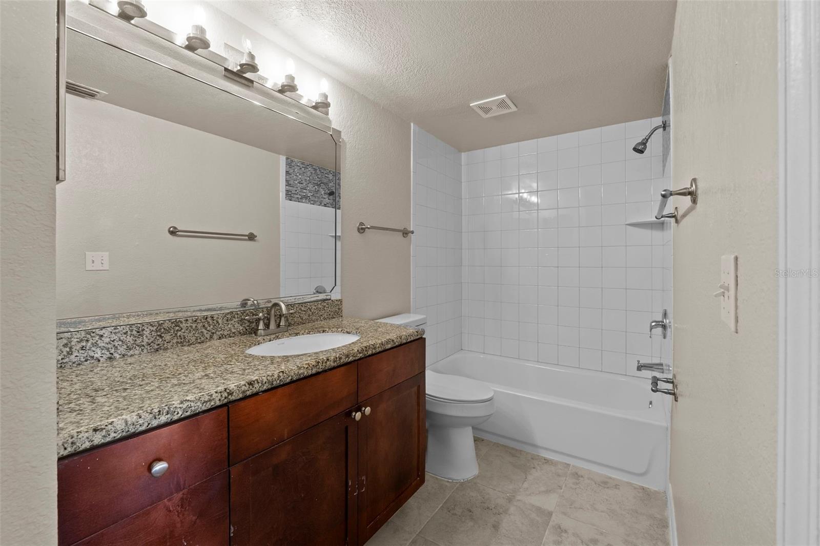 Image 21 of 30 For 5160 Conroy Road 34