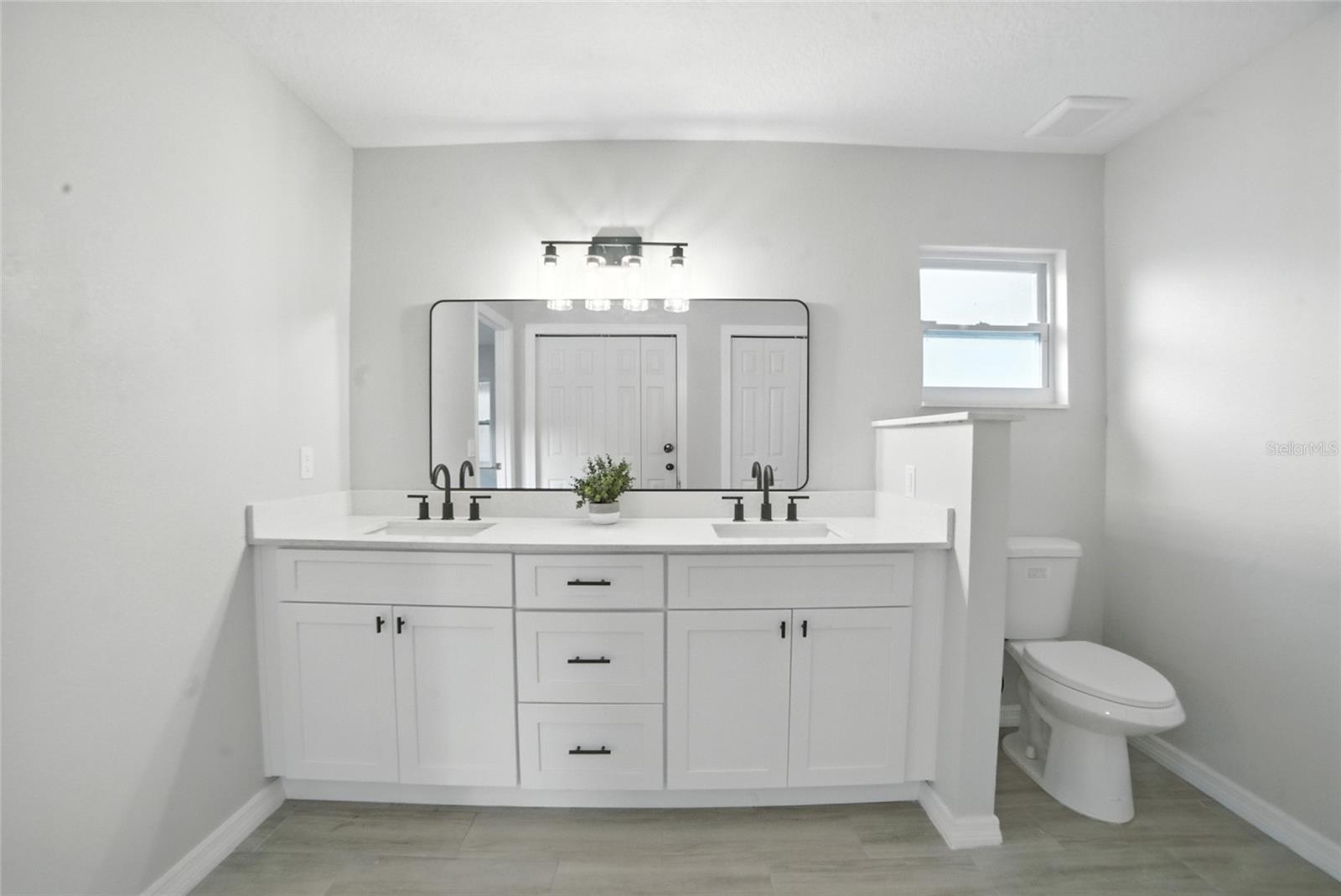 Image 18 of 34 For 2739 Bolder Lane