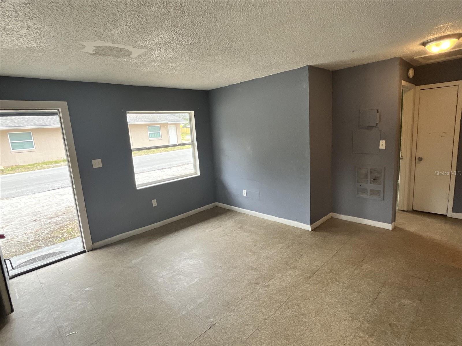 Image 6 of 21 For 402 Terry Street
