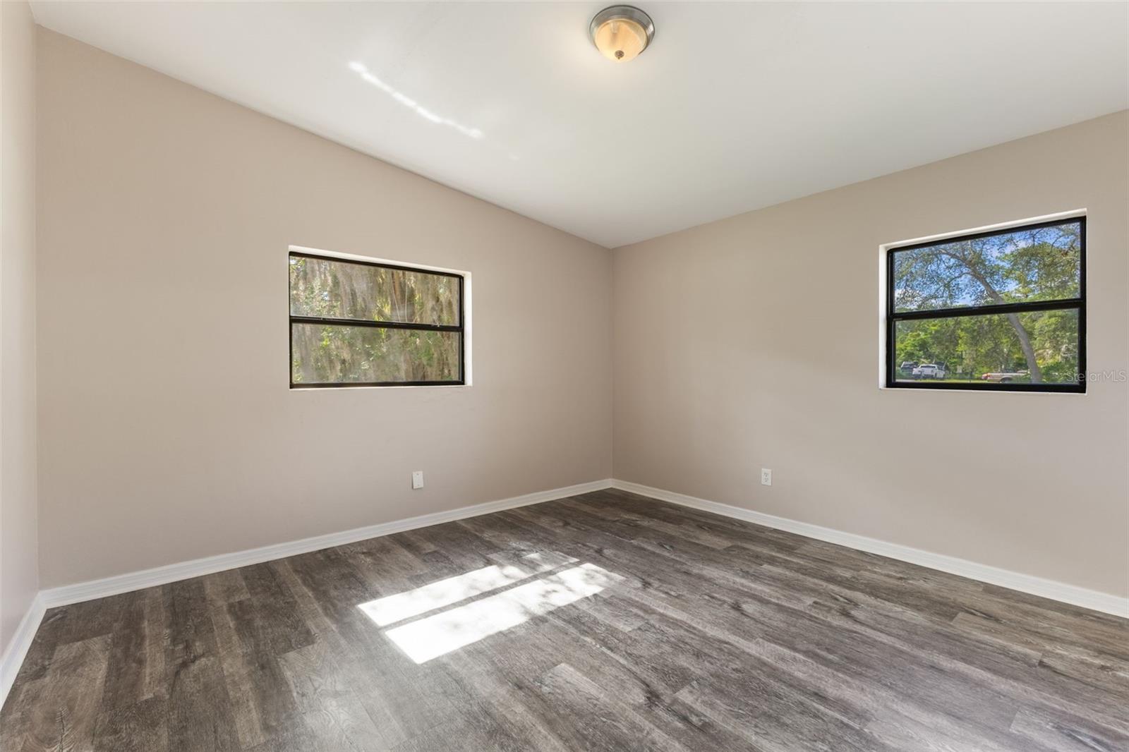 Image 11 of 19 For 212 Homewood Drive
