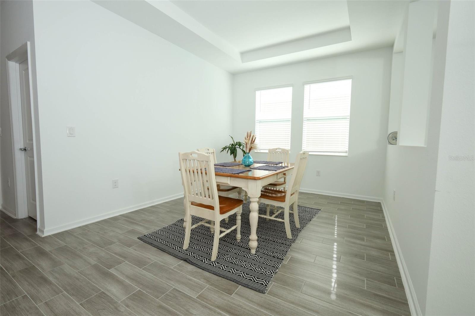 Image 12 of 73 For 6326 Lakepine Street