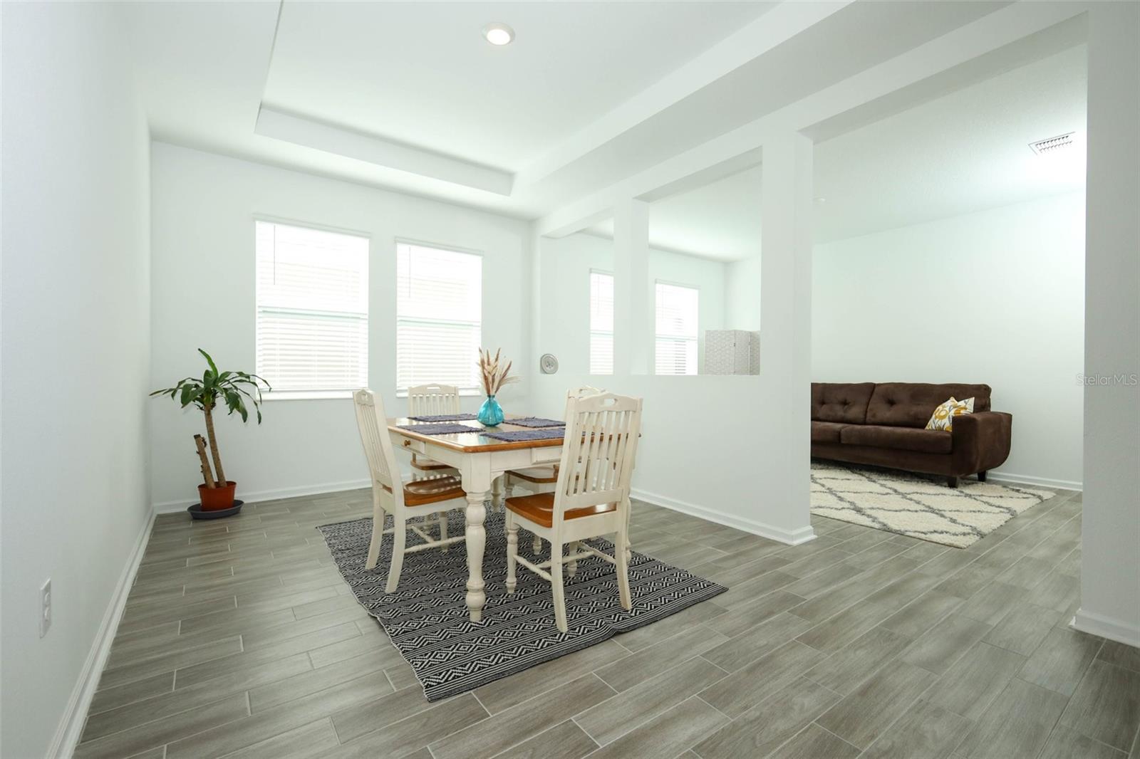 Image 13 of 73 For 6326 Lakepine Street