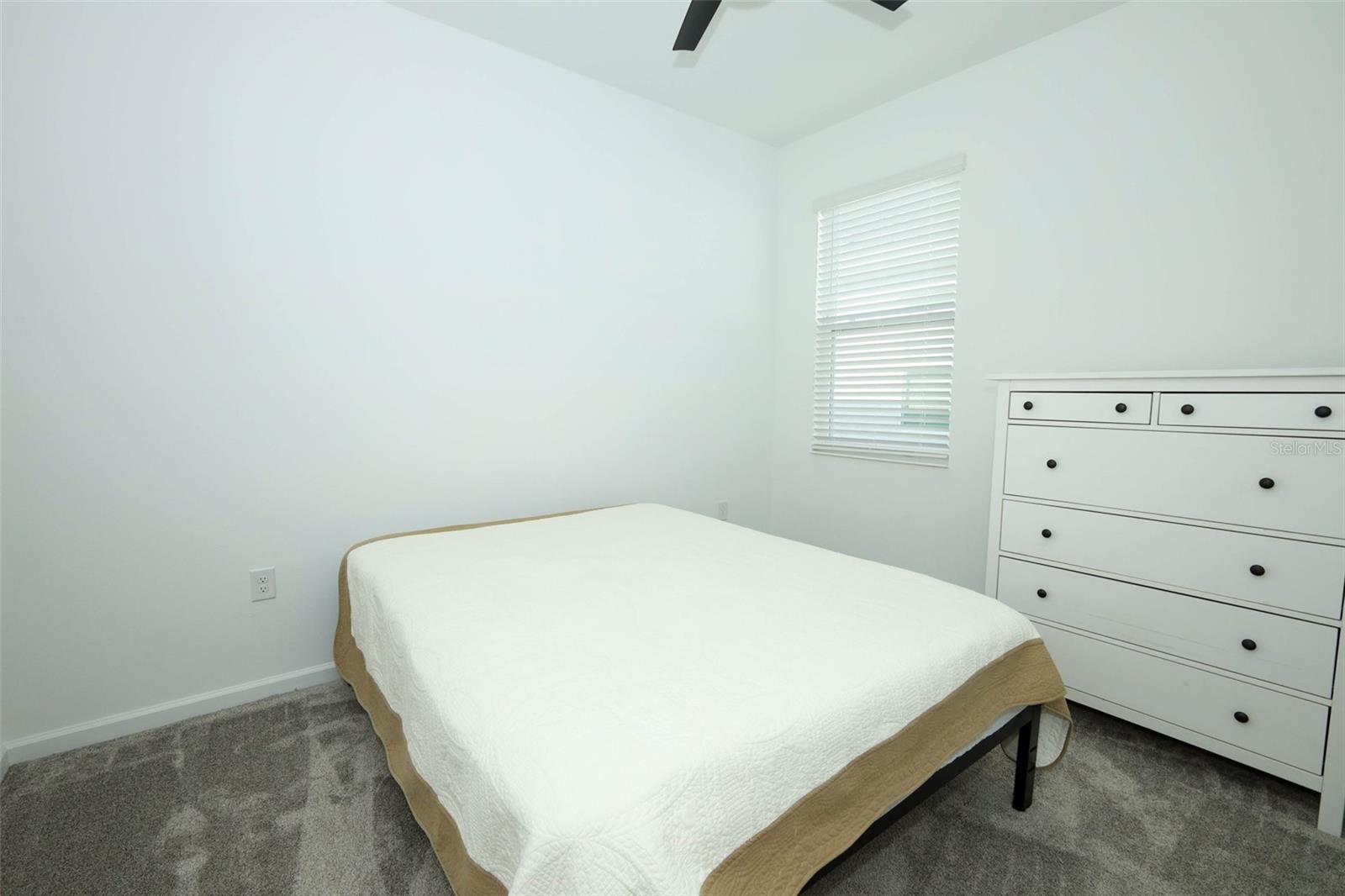 Image 16 of 73 For 6326 Lakepine Street