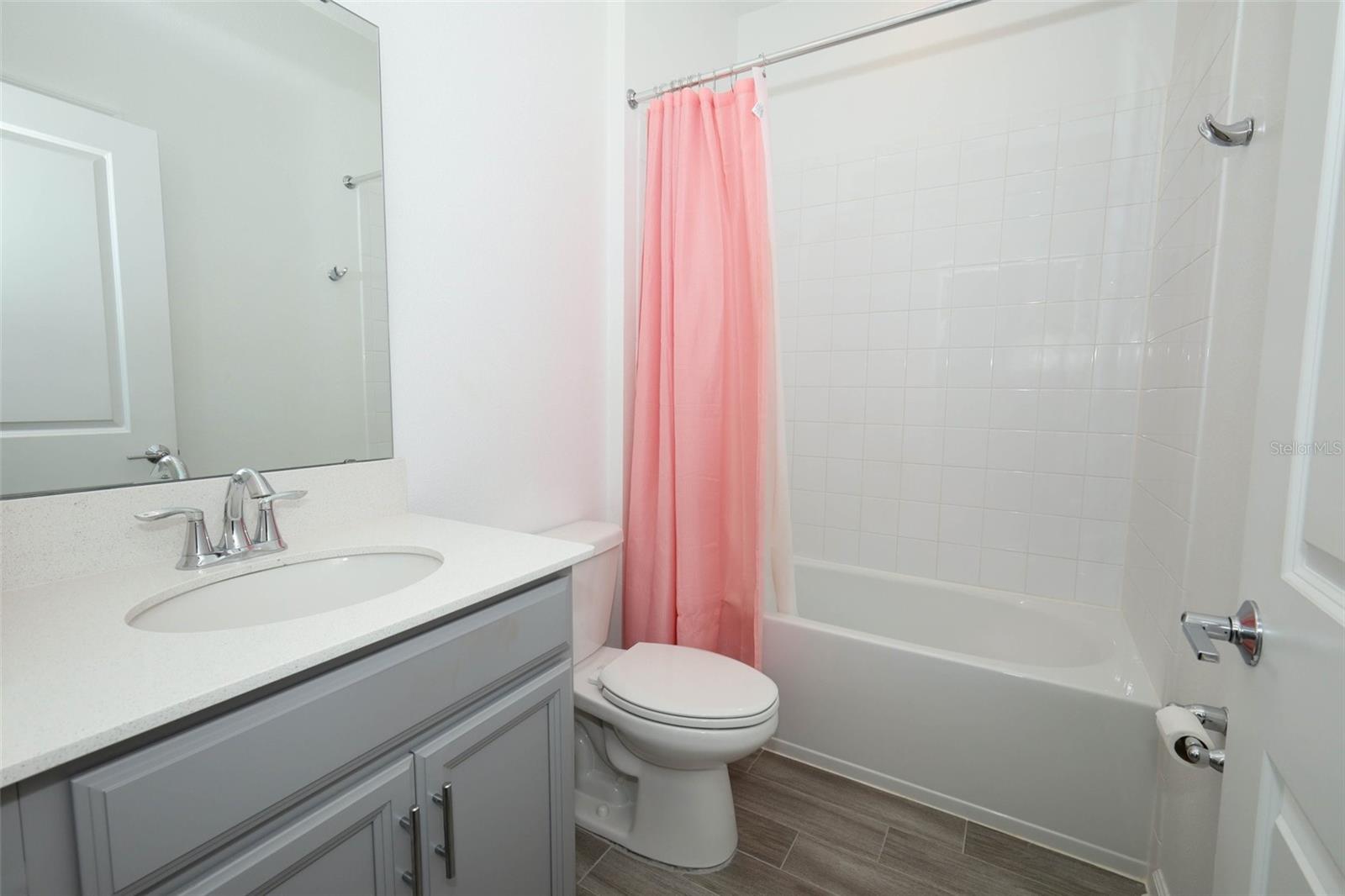 Image 17 of 73 For 6326 Lakepine Street