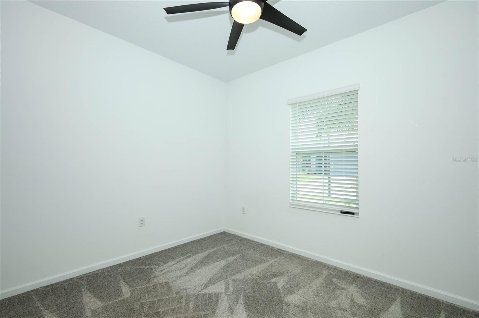 Image 18 of 73 For 6326 Lakepine Street