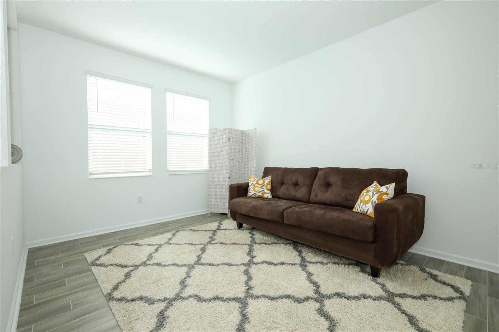 Image 20 of 73 For 6326 Lakepine Street