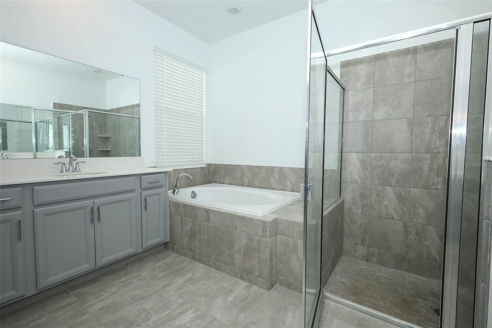 Image 34 of 73 For 6326 Lakepine Street
