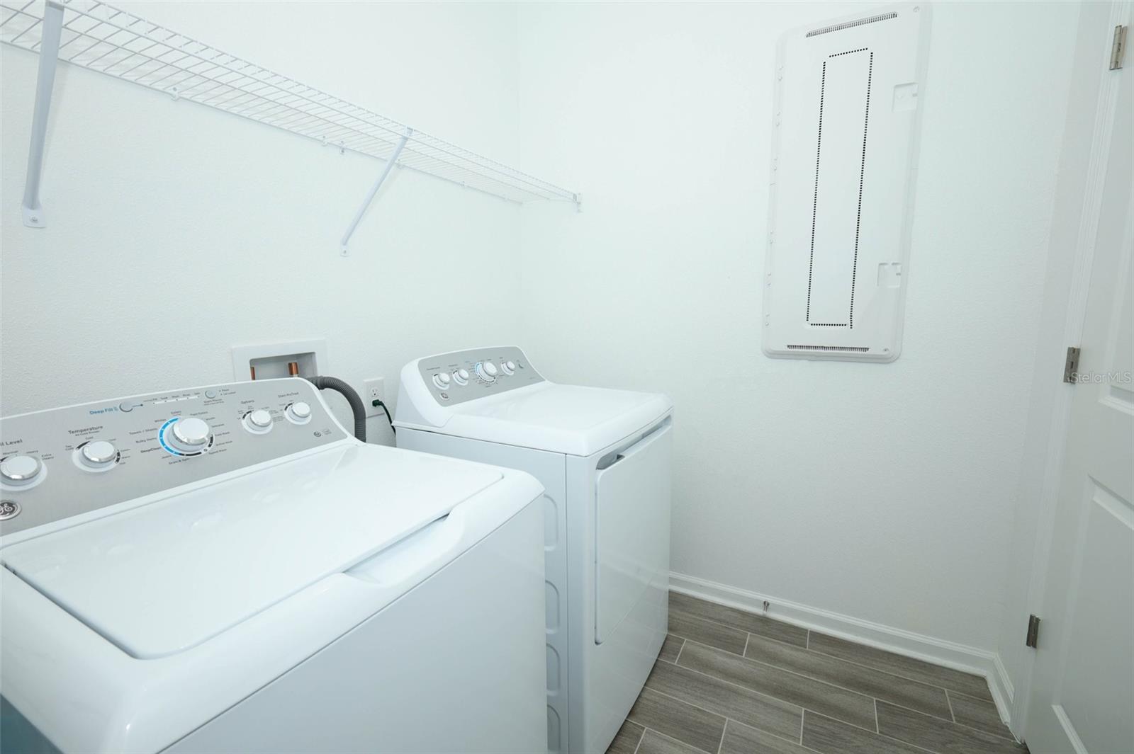 Image 39 of 73 For 6326 Lakepine Street