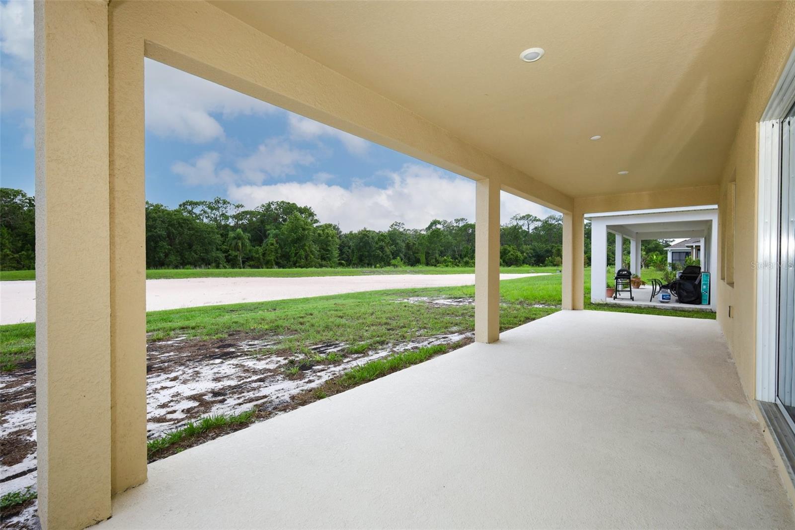 Image 42 of 73 For 6326 Lakepine Street
