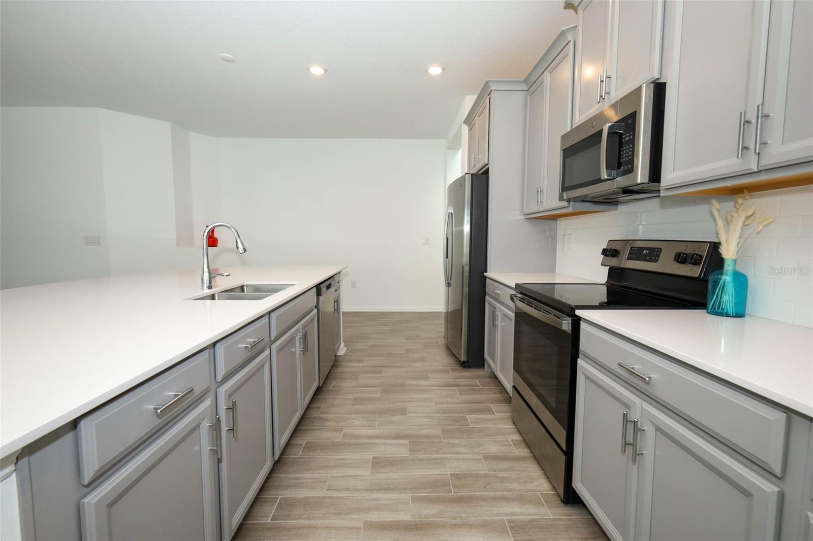 Image 6 of 73 For 6326 Lakepine Street