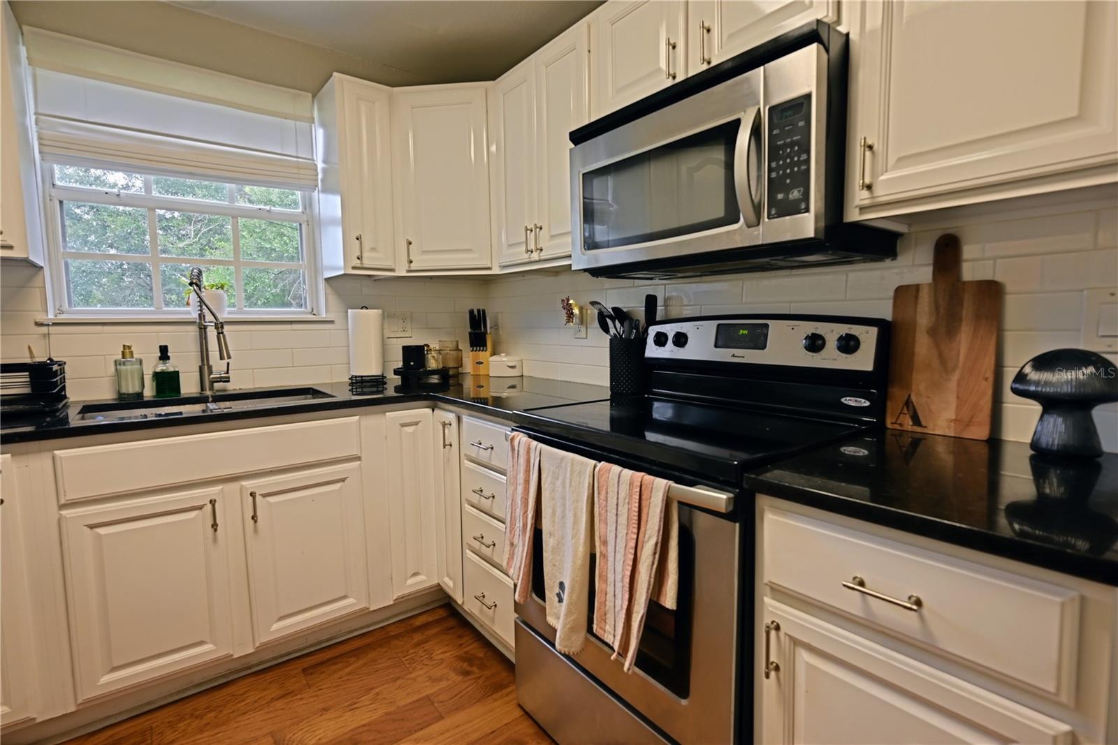Image 6 of 16 For 1301 Greenwood Street