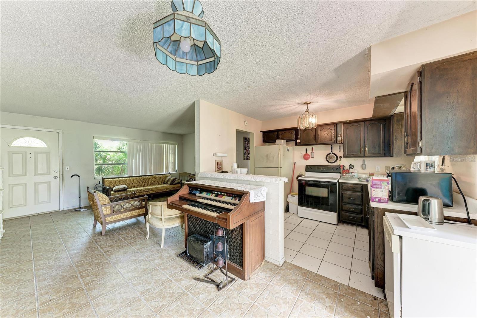 Image 11 of 32 For 10095 Nassau Court