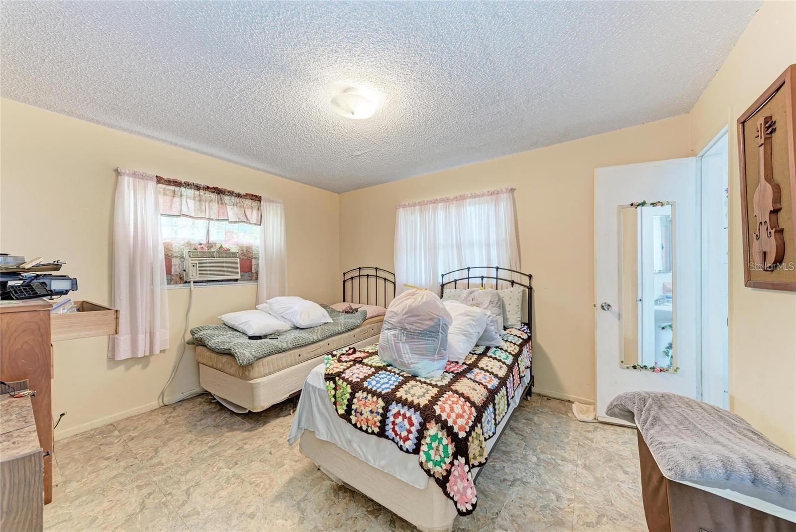 Image 16 of 32 For 10095 Nassau Court