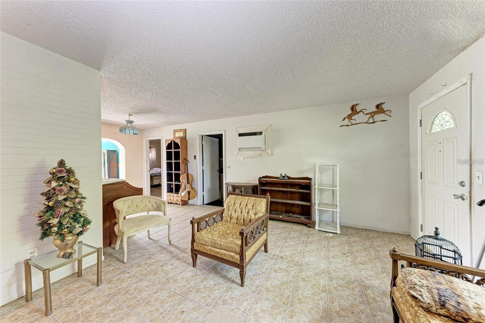 Image 7 of 32 For 10095 Nassau Court