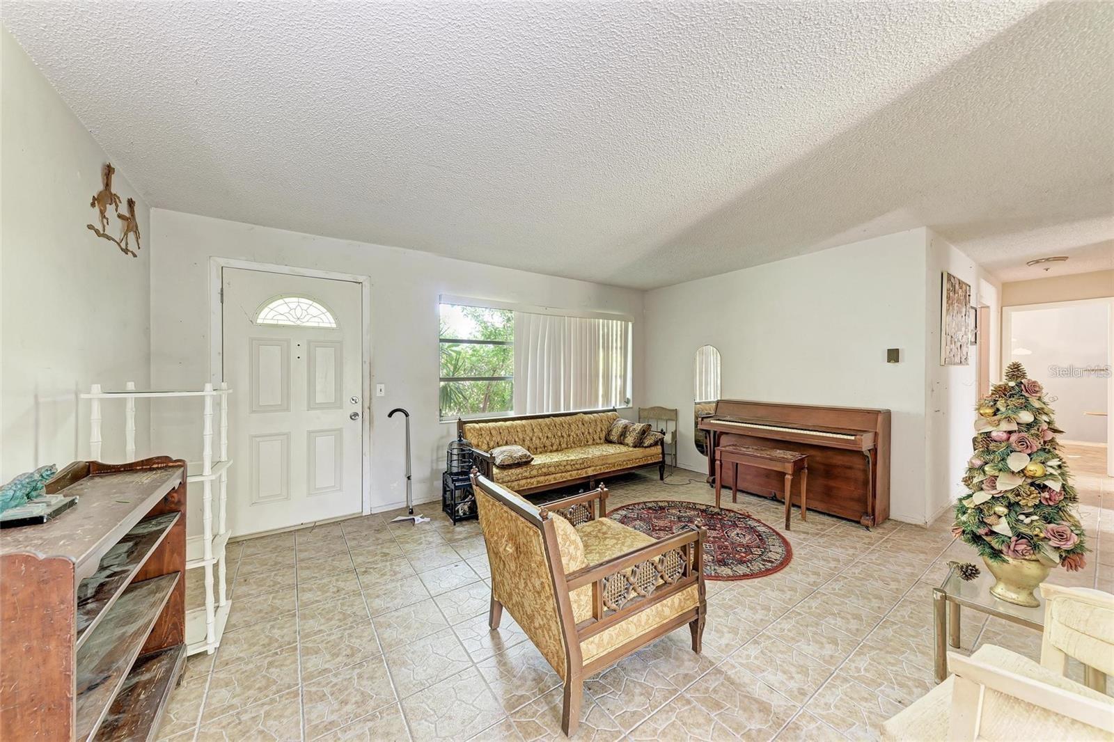 Image 9 of 32 For 10095 Nassau Court